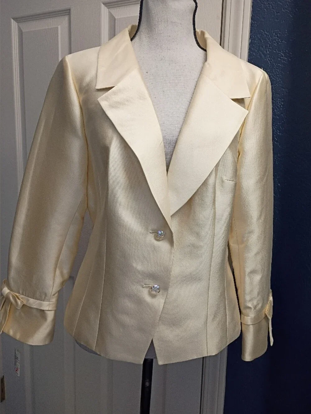 Rickie Freeman for Teri Jon Cream Satin Blazer